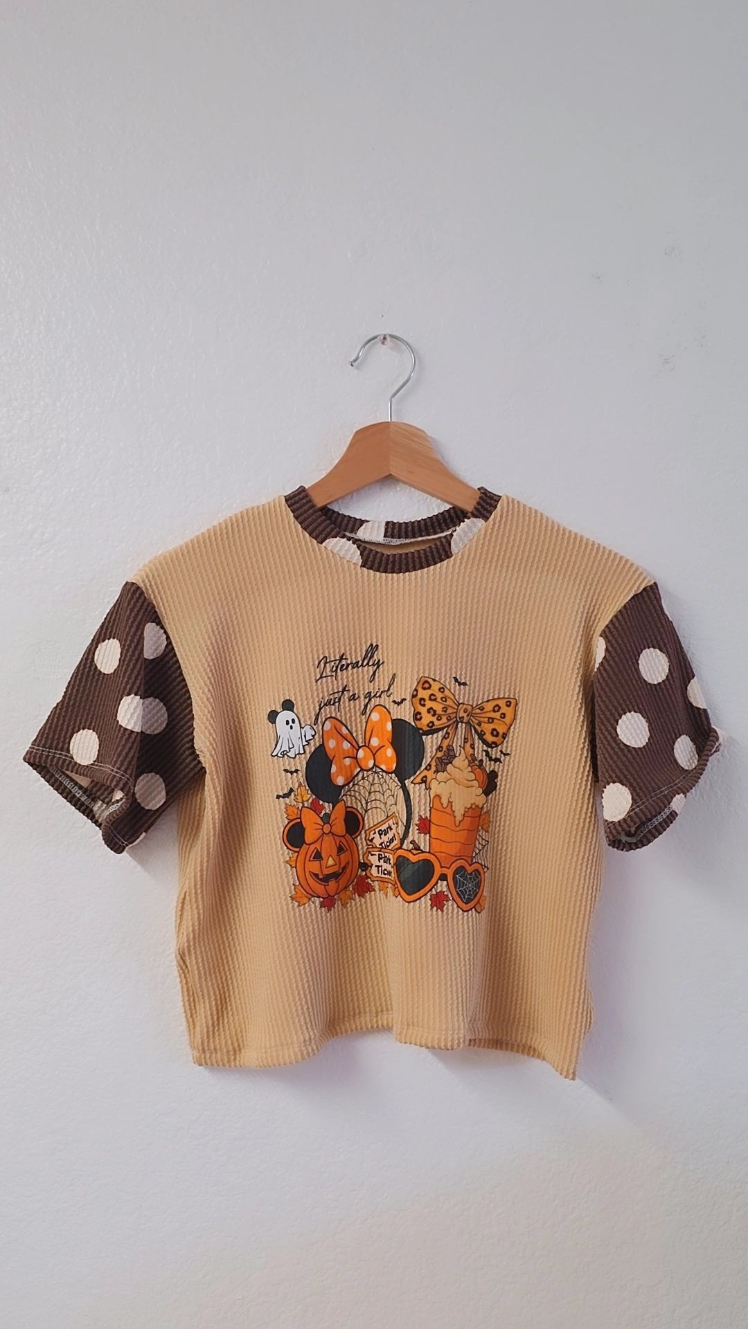 Boxy tops with screen